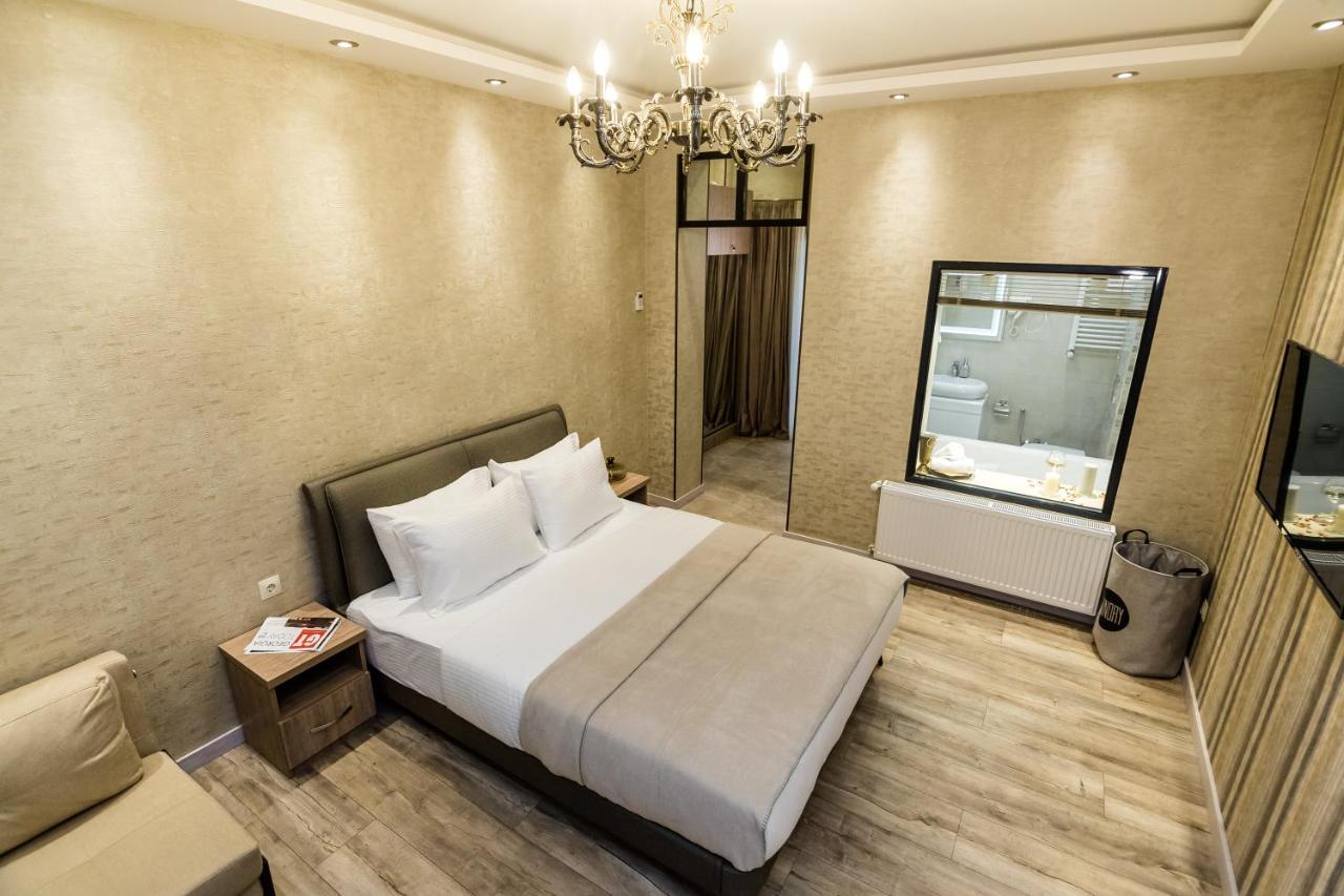 Dat Exx Apartments On Liberty Square Тбилиси Екстериор снимка