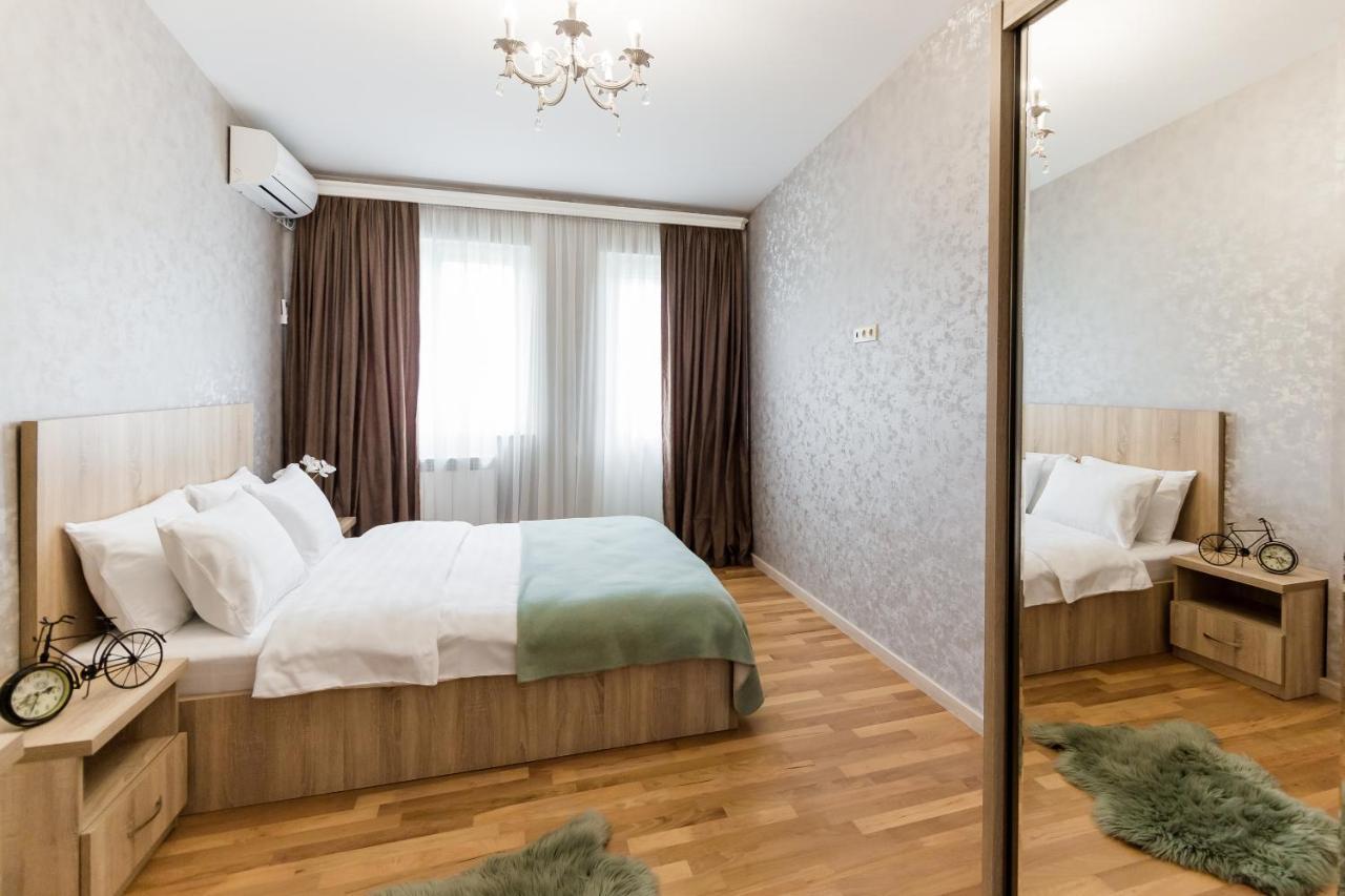 Dat Exx Apartments On Liberty Square Тбилиси Екстериор снимка